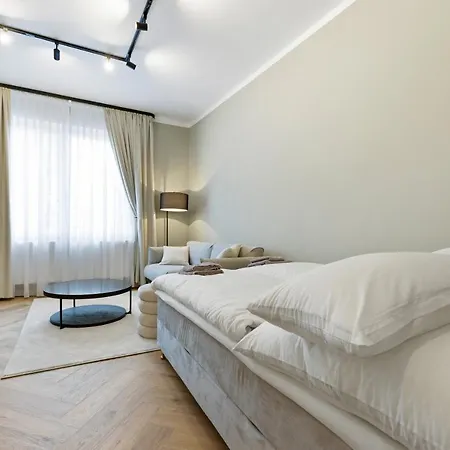 The Shine - Premium Studio-hbf-messe-buergerweide-citygate-oevb Arena *